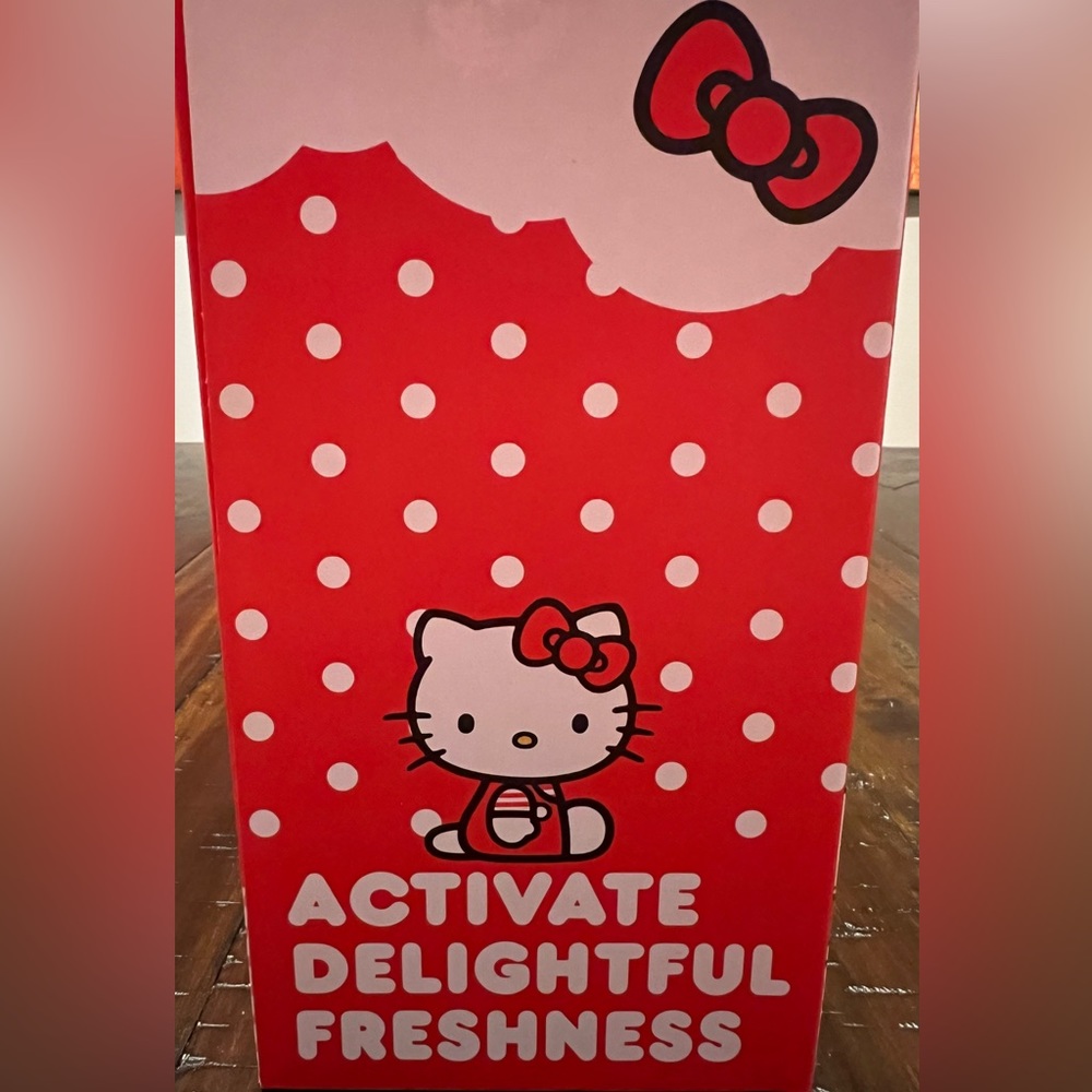 Hello Kitty Ceramic Reed Diffuser Lavender Scent - Picture 3 of 5